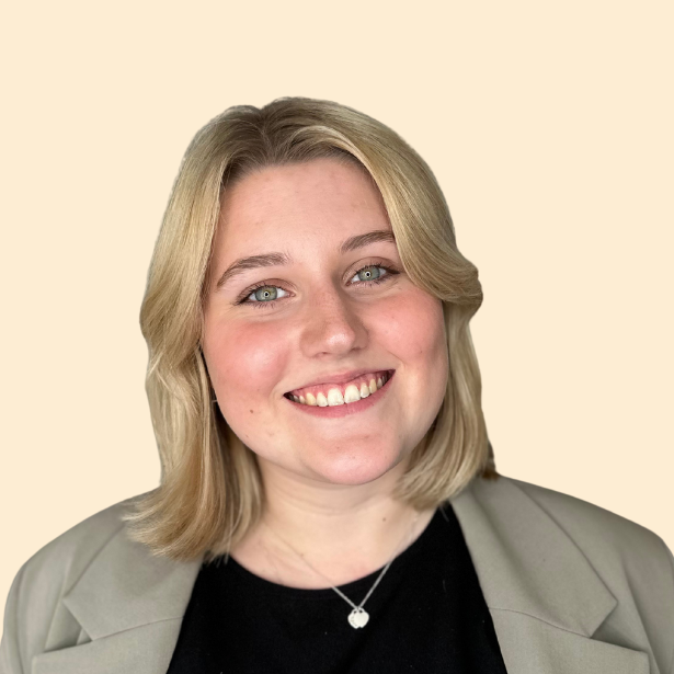 Lauren Bignall, Financial Administrator